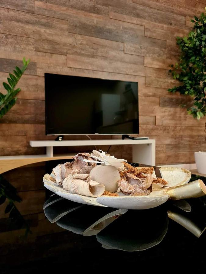Laci Lak Premium Apartment Oradea Εξωτερικό φωτογραφία